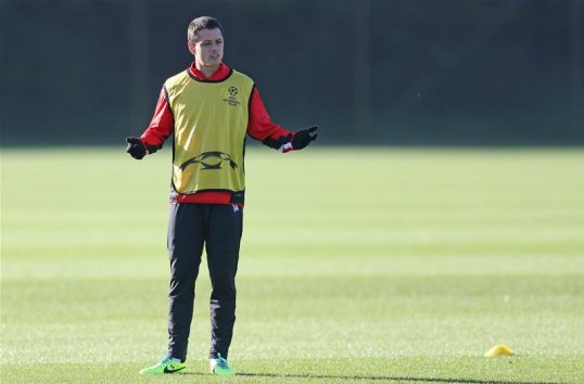 Tottenham Hotspur have been dealt a blow in their pursuit of Manchester United striker Javier Hernandez after his boss David Moyes said the want-away striker has a future at Old Trafford.