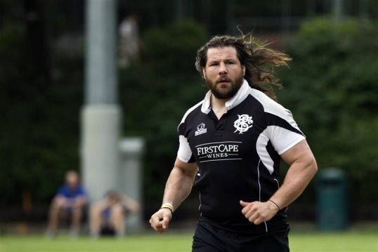 Leicester Tigers' prop Martin Castrogiovanni has signed for French outfit Toulon, the club have confirmed.
