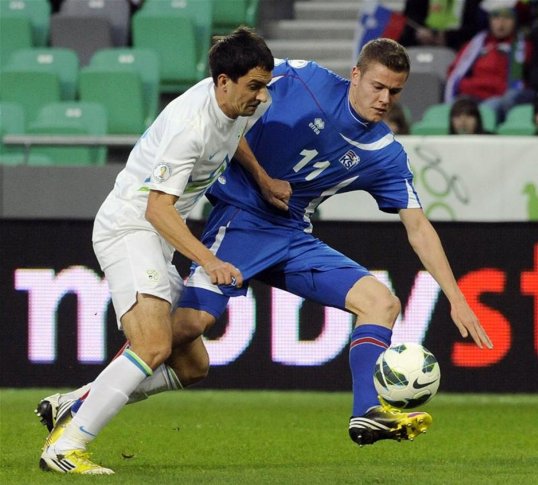 Celtic's hopes of landing Icelandic international Alfred Finnbogason have been set back with the news that Cardiff City are eyeing the Heerenveen striker after the Hoops failed to match the Dutch club's €5 million asking price for the 24-year-old.