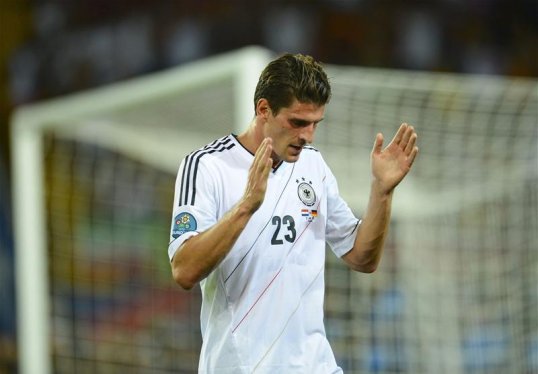 The agent of Bayern Munich striker Mario Gomez has revealed that his client is keen on a move to Italy’s Serie A.