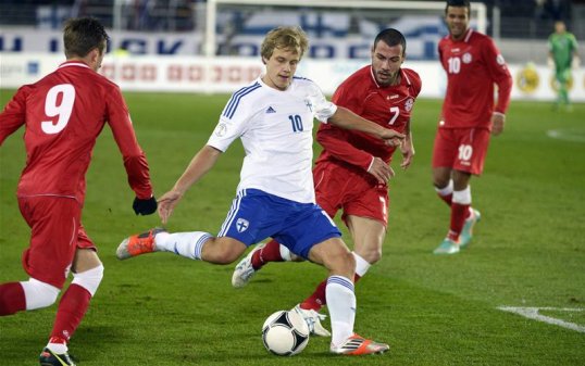 Schalke have rejected a bid from Scottish champions Celtic for Teemu Pukki but his agent still expects the forward to leave the club before the end of the transfer window.