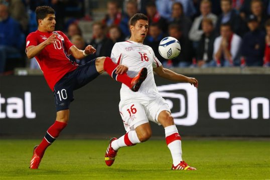 Highly promising FC Basel defender Fabian Schar could be set to spark a three-way transfer chase for his signature this January, according to reports in Italy.