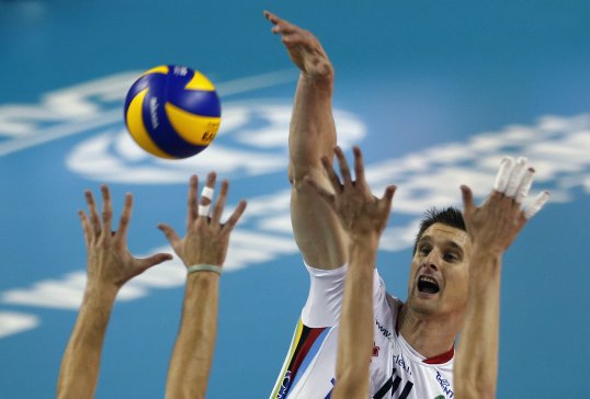 Italian sideTrentino clinched their fourth consecutive volleyball World Club Championship after crushing Brazilians Sada Cruzeiro 3-0.