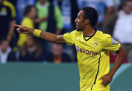 Borussia Dortmund forward Pierre-Emerick Aubameyang has identified Olivier Giroud and Mesut Ozil as Arsenal's most dangerous players ahead of their Champions League tie on Tuesday.