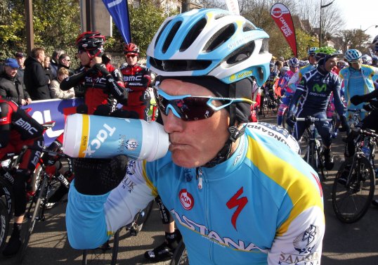 The International Cycling Union is opening investigation into allegations that Olympic champion Alexandre Vinokourov bribed his way to victory.