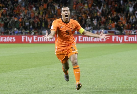 Former Netherlands defender Giovanni Van Bronckhorst believes his nation can win the 2014 World Cup.