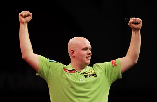 Dutch youngster Michael van Gerwen staged a remarkable comeback as he came from 4-1 down to beat Mervyn King to claim the World Grand Prix title.