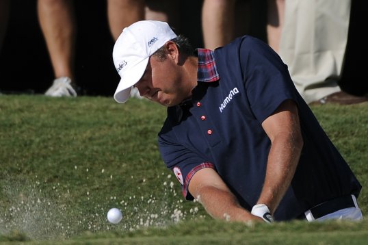 American pro golfer Bo Van Pelt has beaten Jason Dufner to claim the ISPS HANDA Perth International in Australia by two shots.