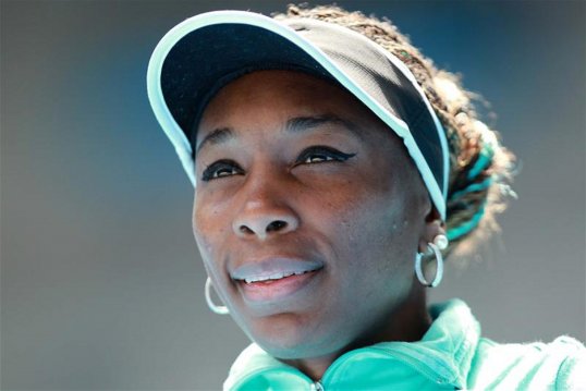 Venus Williams will miss next week's Open GDF Suez tournament and the upcoming Fed Cup match against Italy due to a back problem.