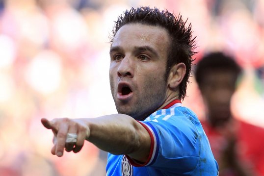 Mathieu Valbuena has confirmed he is in talks to extend his contract at Marseille.