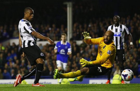 France manager Didier Deschamps praised Newcastle United's Loic Remy after recalling the striker to the national team for forthcoming World Cup Qualifying fixtures.