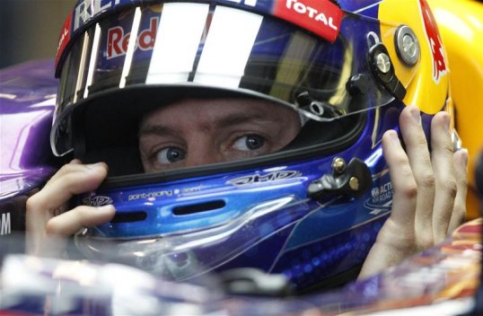 Sebastian Vettel will be in pole position for the opening Grand Prix of the 2013 Formula One season after the third qualifying session in Melbourne.