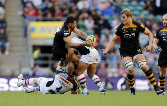 London Wasps have been hit by the news that Italian centre Andrea Masi will be out with a knee ligament injury for four-five months.