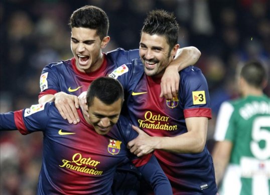 Barcelona manager Tito Vilanova has insisted that striker David Villa will not be leaving the La Liga leaders in the January transfer window.