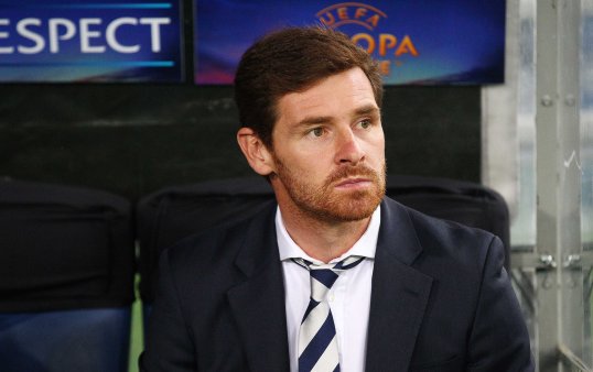 Tottenham Hotspur manager André Villas-Boas has heaped praise on his goalkeeper Hugo Lloris and midfielder Tom Carroll after the Europa League game with Lazio.