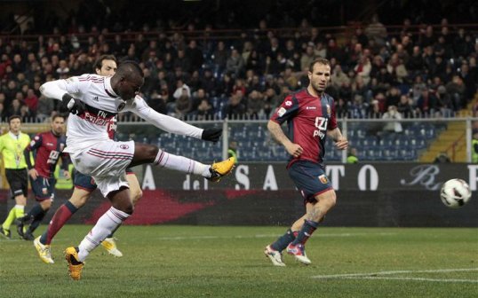 Giampaolo Pazzini and Mario Balotelli were on the scoresheet for AC Milan in their 2-0 away win over Genoa to consolidate their third spot in Serie A.