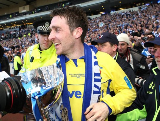 Hibernian have moved before the transfer window closes to make two signings, with Kilmarnock frontman Paul Heffernan making an unexpected switch to Easter Road.