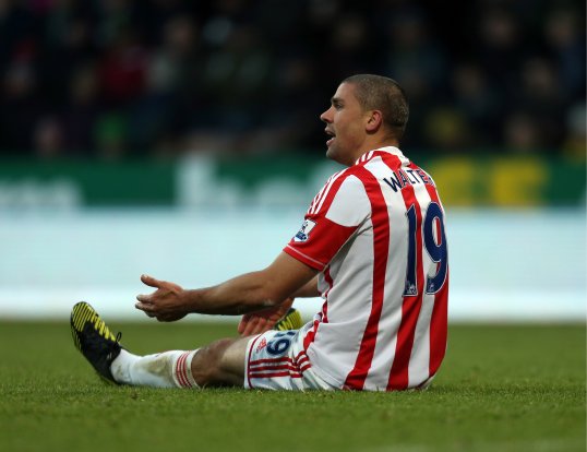 Jonathan Walters has withdrawn from the Republic of Ireland squad for the friendly against Greece on Wednesday.