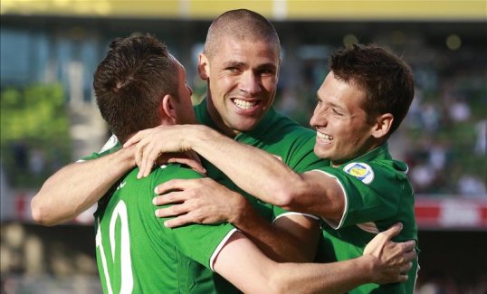 Jonathan Walters is hoping that the Republic of Ireland squad will stand up and be counted as they prepare for vital qualification games for next years’ World Cup in Brazil.