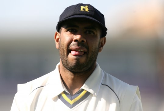 Warwickshire are eager to re-sign New Zealand international off-spinner Jeetan Patel for next season’s campaign.