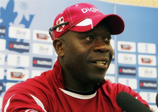 Warwickshire are set to announce the appointment of West Indies' head coach Ottis Gibson as their new director of cricket.