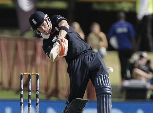 English county champions Warwickshire beat the MCC by an innings and 29 runs in their Champion County game in Abu Dhabi.