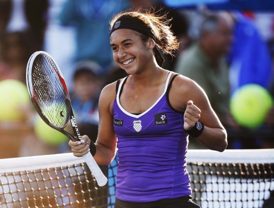 Britain's no 1 Heather Watson staged a comeback in her first round match of the Australian Open to beat Romania's Alexandra Cadantu.