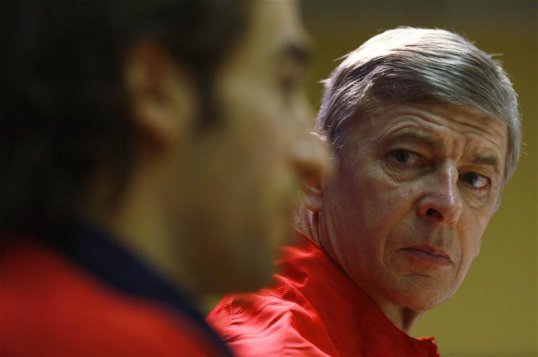 Arsenal manager Arsene Wenger has praised midfielder Mathieu Flamini following his return to the club this summer.