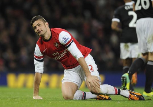 Arsenal manager Arsene Wenger has praised striker Olivier Giroud for developing a more complete attacking game this season.