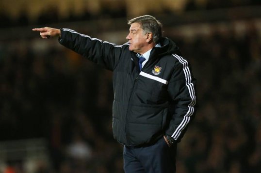 West Ham manager Sam Allardyce has defended his decision to pay a club-record £15 million fee for Andy Carroll even though the striker is yet to play this season.