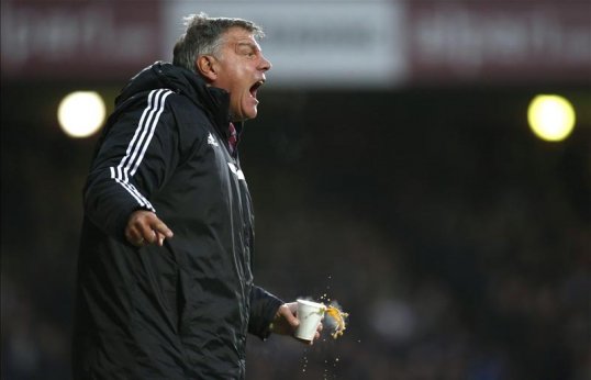 West Ham United manager Sam Allardyce believes his side gave away a poor goal in their 1-0 defeat to Crystal Palace.