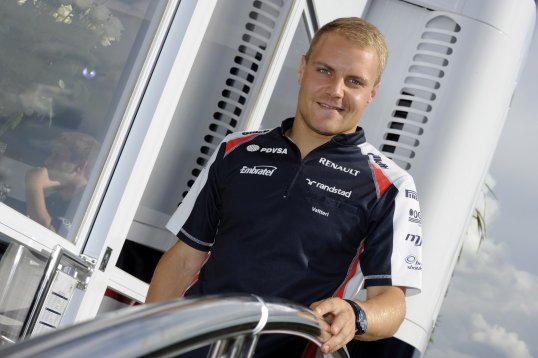The Williams F1 team has announced Valtteri Bottas and Pastor Maldonado as their drivers for 2013, leaving Bruno Senna without a seat next year.