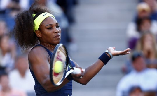 Serena Williams beat Victoria Azarenka in straight sets to reach the semi-finals of the WTA Championship in Turkey.
