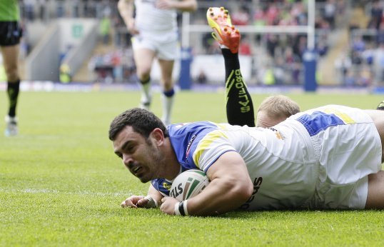 Wales winger Rhys Williams has agreed a two year contract extension with Warrington Wolves.