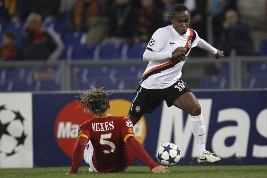 Shakhtar Donetsk star Willian has admitted it is his dream to join a London club ahead of Tuesday's clash with European champions Chelsea.