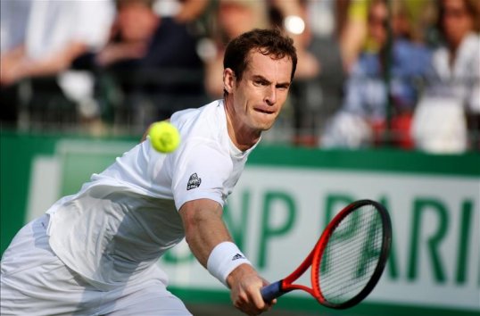US Open champion Andy Murray has avoided meeting Rafael Nadal in any potential Wimbledon quarter-final clash.