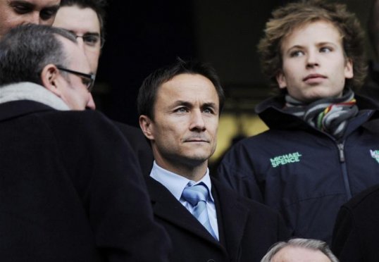 Former Leeds United manager Dennis Wise has revealed he is looking to return to the dugout in the near future.