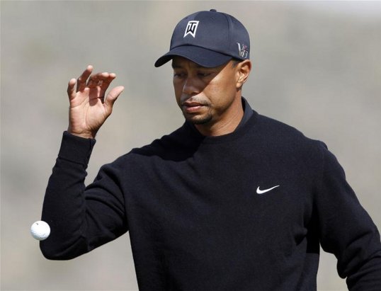 World number two Tiger Woods has restated his opposition to anchored putting.