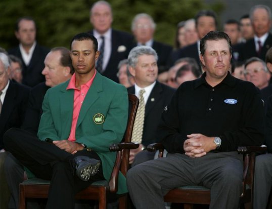 Jack Nicklaus said that world number one golfer Tiger Woods can still break his record of 18 major championship titles.