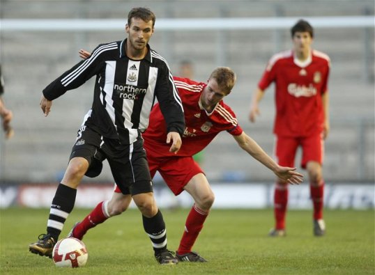 Former Newcastle United striker Xisco is looking for a return to the Premier League according to his agent.