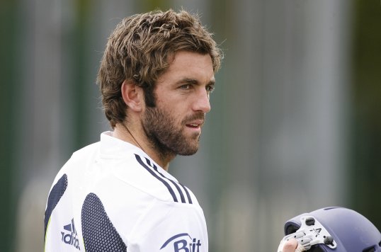 Yorkshire have signed Durham seamer Liam Plunkett on a three year deal.