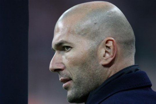 Zinedine Zidane wants to become Real Madrid’s new assistant first team coach according to reports in the Spanish media.