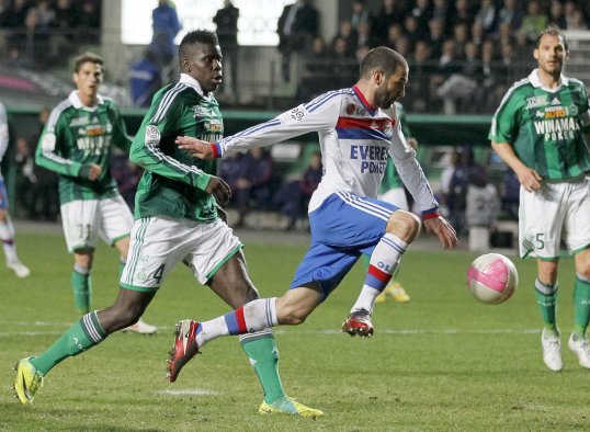 Kurt Zouma has ended speculation surrounding his future by penning a new deal at St Etienne.